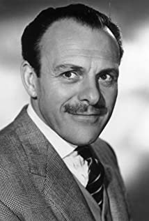 テリー=トーマス(Terry-Thomas) の年齢・身長・出身・経歴・父母家族など基本情報を紹介！