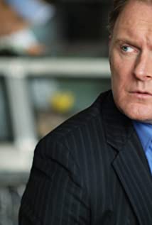 ロバートグレニスター(Robert Glenister)