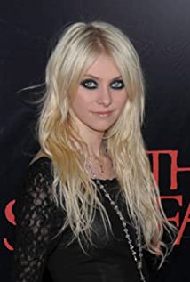 テイラーモンセン(Taylor Momsen)