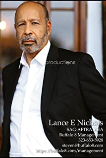 ランス・E・ニコルズ(Lance E. Nichols)